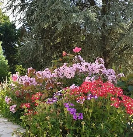 Bed & Breakfast Crown Roads *