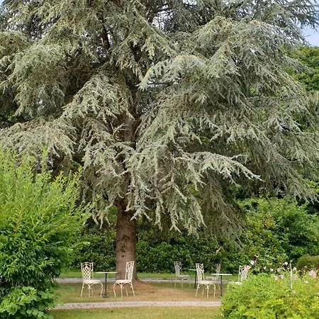 Crown Roads Bed & Breakfast Le Faouët
